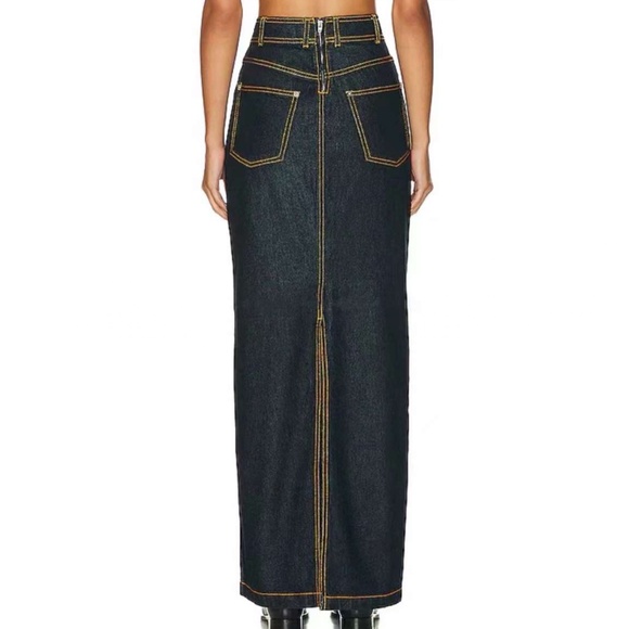 Elegant Black Maxi Skirt - Picture 4 of 9